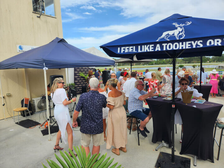 FAMILY OF LEAGUE RACE DAY